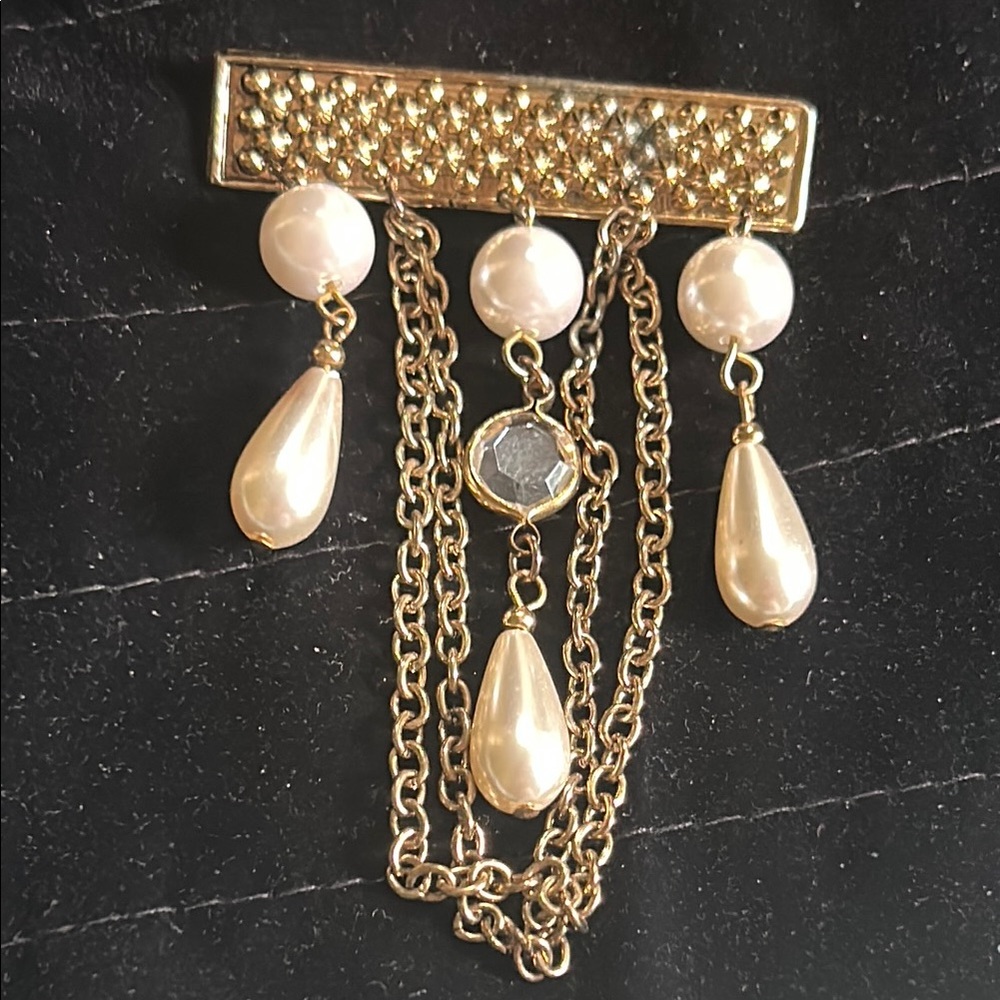 Vintage Gold and Pearl Brooch